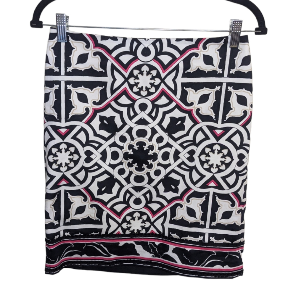 White House Black Market Patterned Pencil Skirt 0 🖤💗
